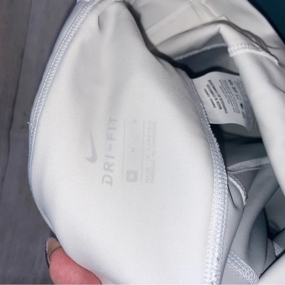 Nike Dri Fit White Leggings - Picture 6 of 7